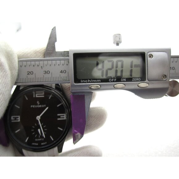 Men Peugeot Quartz 3ATM WR Analog 42mm Round Watch (I14) "New Battery" - Picture 2 of 10